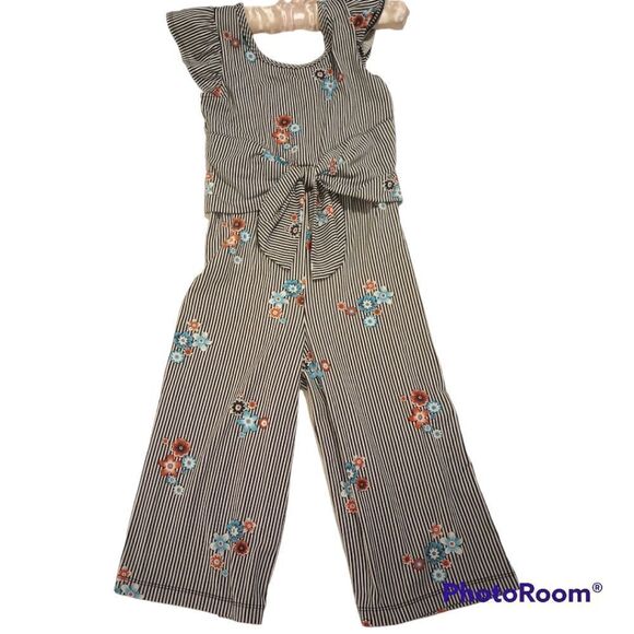 - Wonder nation floral and stripes romper with bow - Picture 8 of 12
